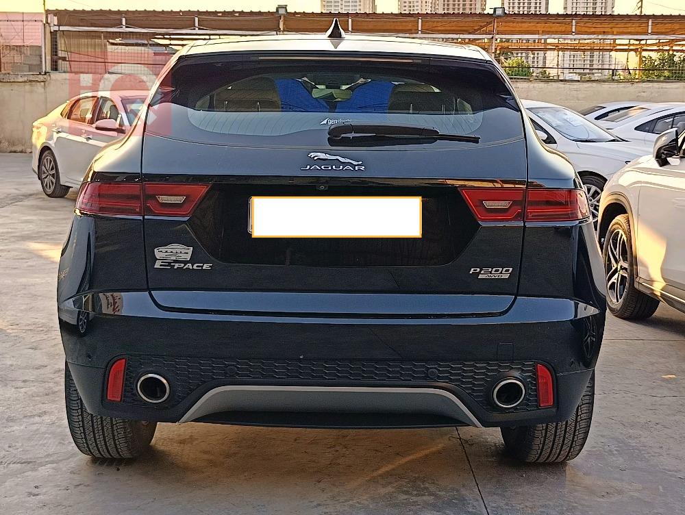 جاگوار E-Pace